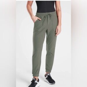 Athleta Farallon Jogger Size 20 dark olive green